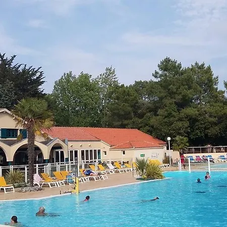 Camping Mobile Bois Dormant 4*