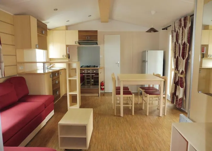 Camping Mobile Bois Dormant 4*